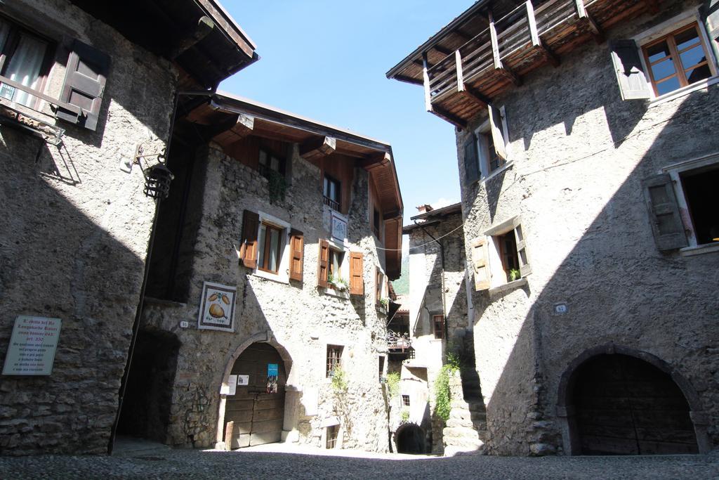 La Piazzetta Di Canale B&B Тено Екстериор снимка