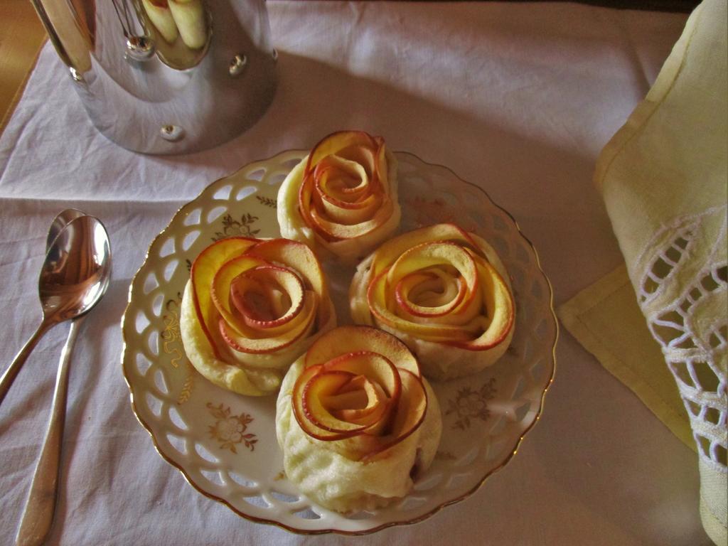 La Piazzetta Di Canale B&B Тено Екстериор снимка