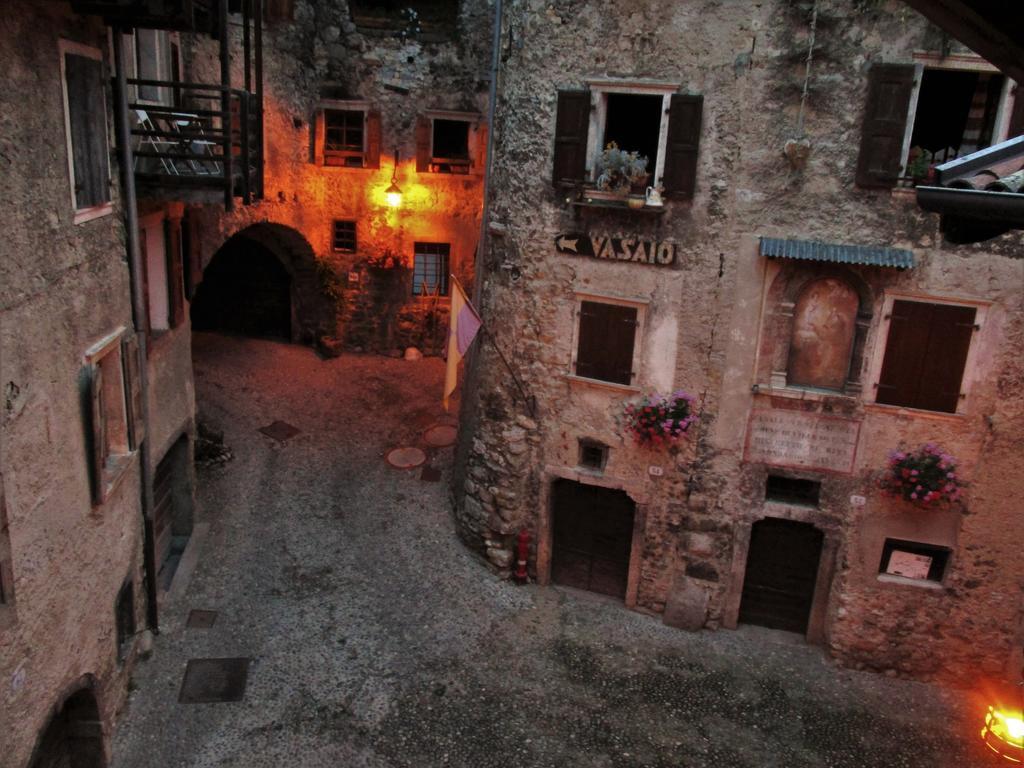 La Piazzetta Di Canale B&B Тено Екстериор снимка