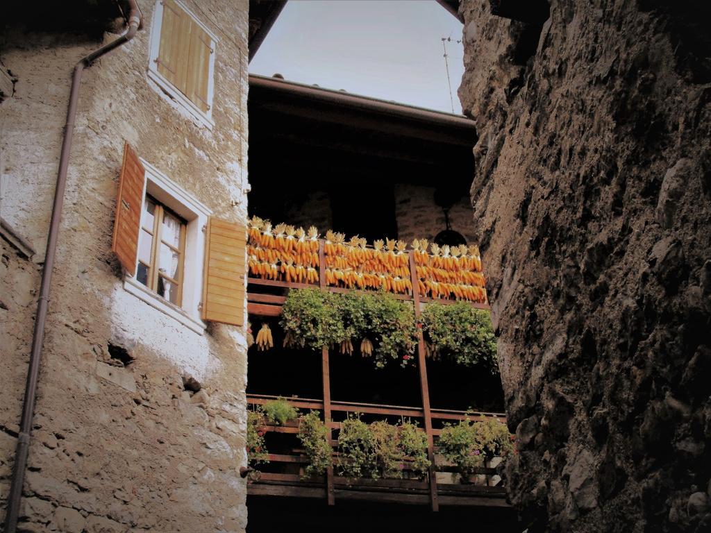 La Piazzetta Di Canale B&B Тено Екстериор снимка